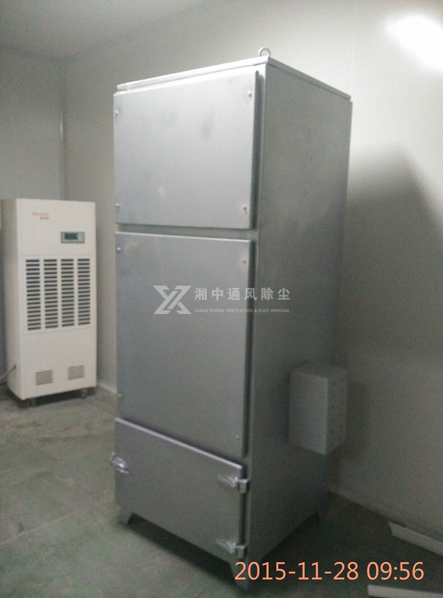 長(cháng)沙日成晟食品廠(chǎng)（車(chē)間通風(fēng)除塵設備使用現場(chǎng)）