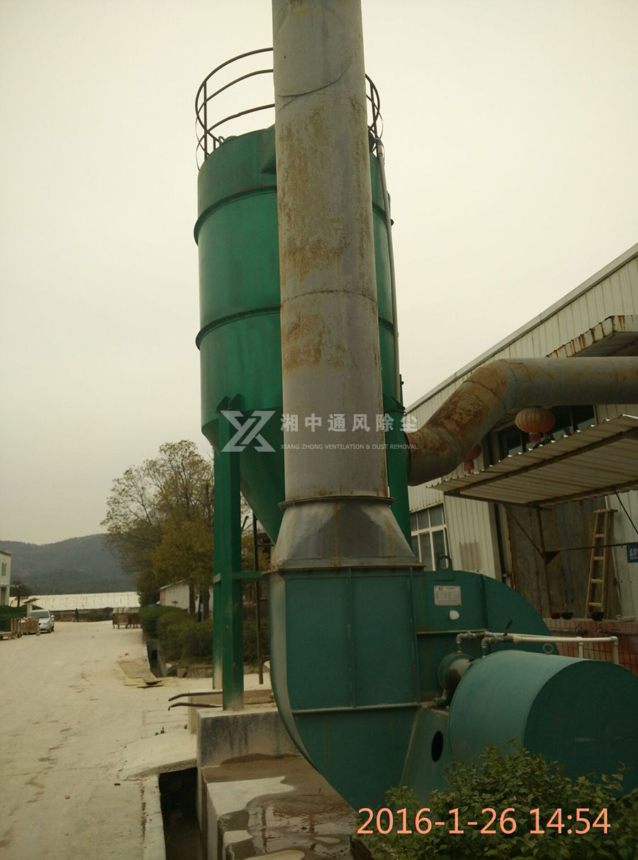 湖南華聯(lián)瓷廠(chǎng)有限公司（車(chē)間打磨通風(fēng)除塵現場(chǎng)）