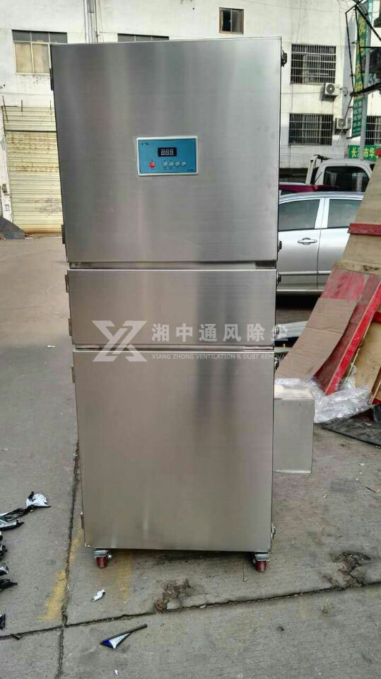 望城飼料廠(chǎng)（車(chē)間通風(fēng)除塵設備使用現場(chǎng)）