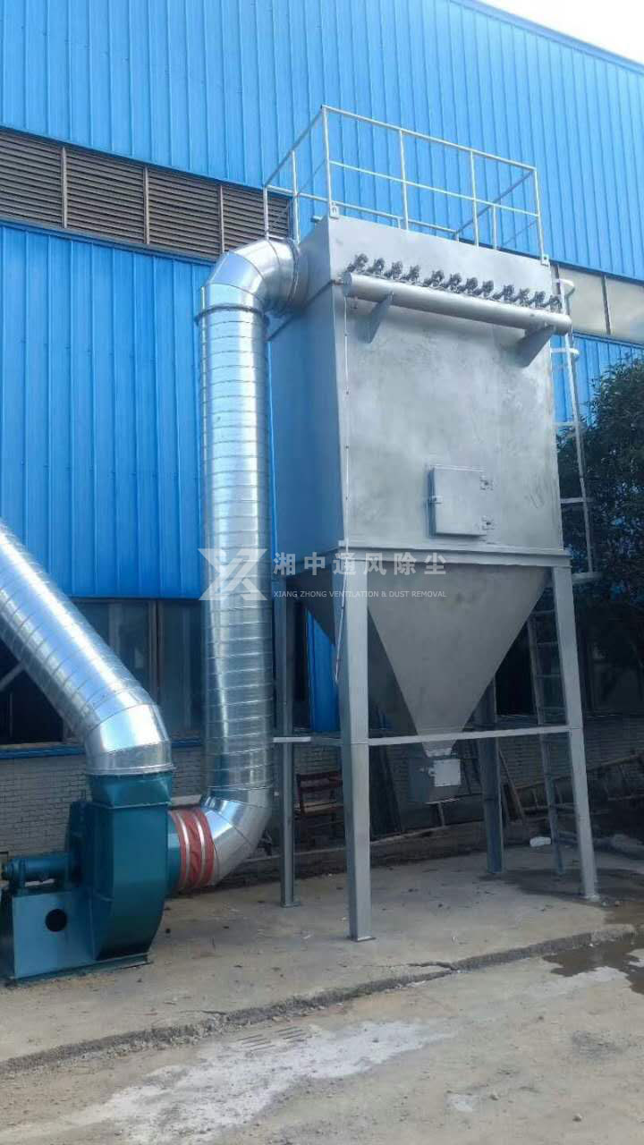 衡陽(yáng)凱新新材料車(chē)間通風(fēng)除塵安裝現場(chǎng)圖片